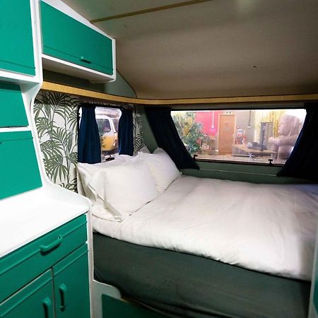 Towed Town Camping Бристол Екстериор снимка